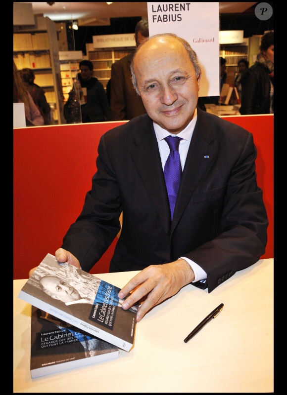 Laurent Fabius au Salon du Livre en mars 2011