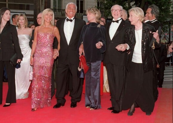 Jean-Paul Belmondo à Cannes avec son ex-compagne Natty, en 2001