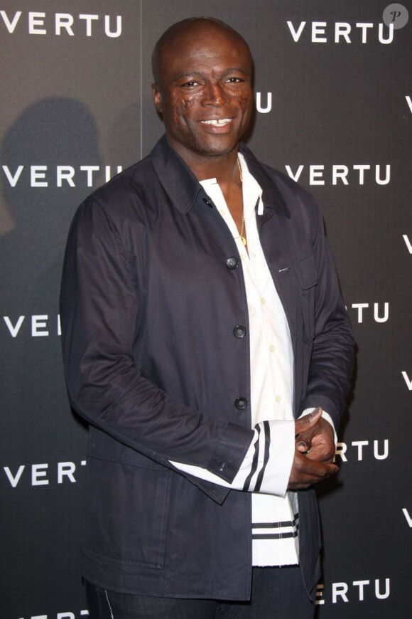 Seal est prête son image à la marque de téléphonie de luxe Vertu. Londres, 9 juin 2010