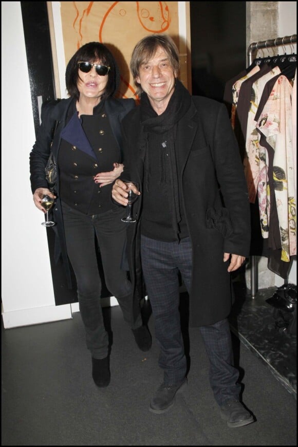 Jean-Louis Aubert et son épouse. Avril 2011