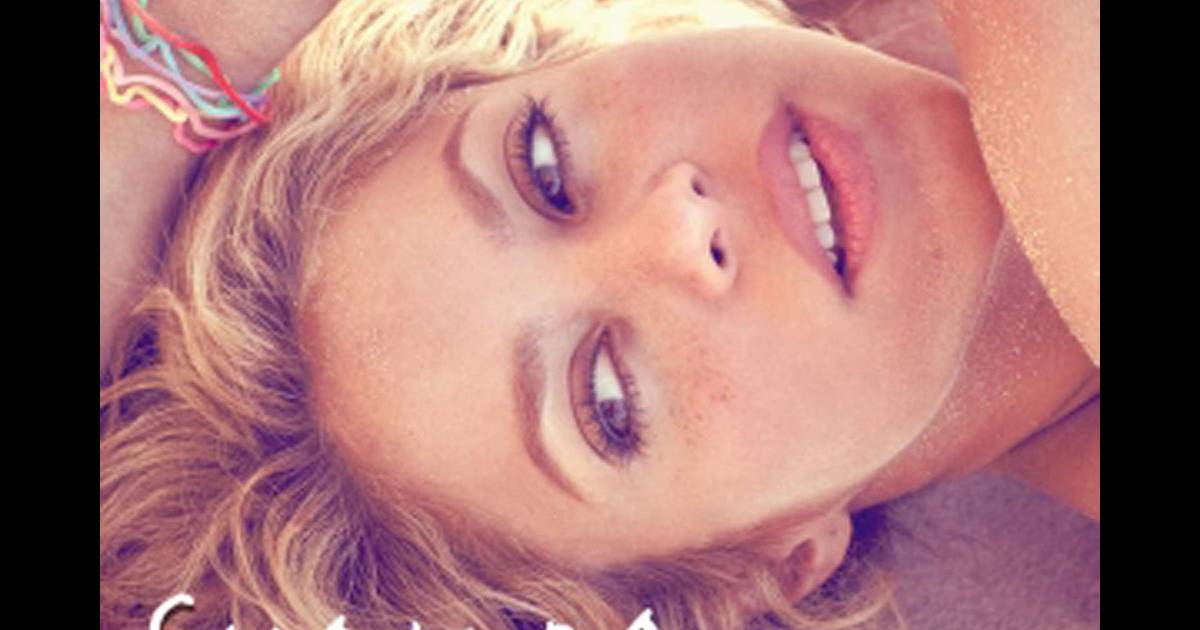 Shakira, album Sale El Sol, sorti en octobre 2010. - Purepeople