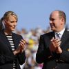 Albert et Charlene assistent à un match de tennis, le 17 avril 2011, à Monaco.