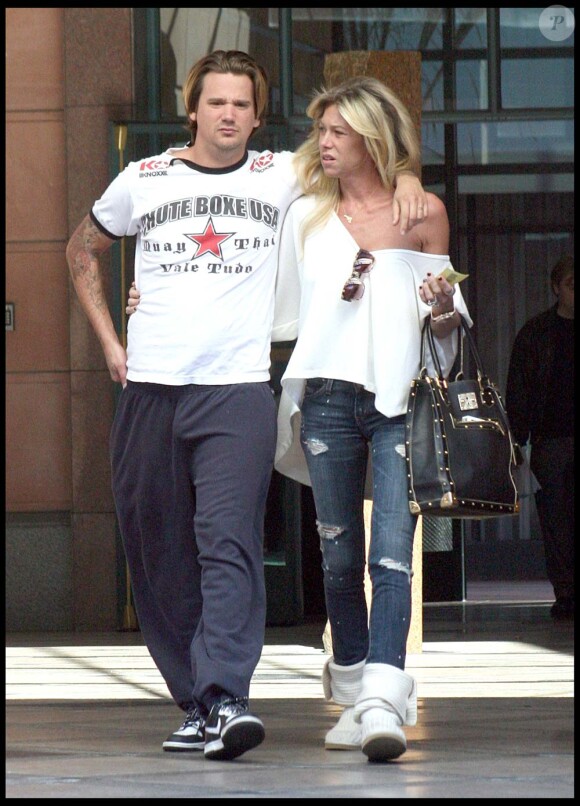 Sean Stewart et sa fiancée Chantel Kendall, à Los Angeles, le 10 février 2010.
