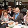 Jean Becker, Nathalie Delon et Claude Brasseur lors des Journées du Livre et vin le 1er mai 2011 à Saumur