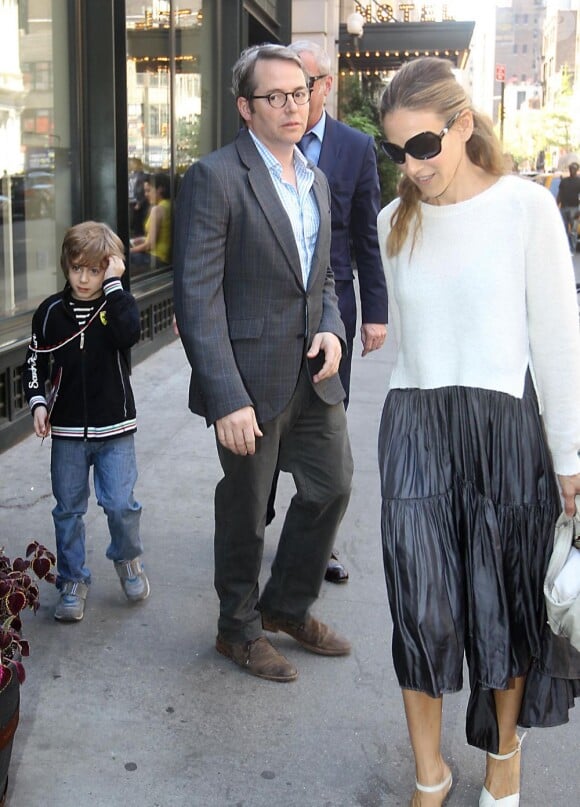 Sarah Jessica Parker et son mari Matthew Broderick en compagnie de leur fils James passent l'après-midi ensemble à l'occasion de la Fête des mères à New York le 8 mai 2011