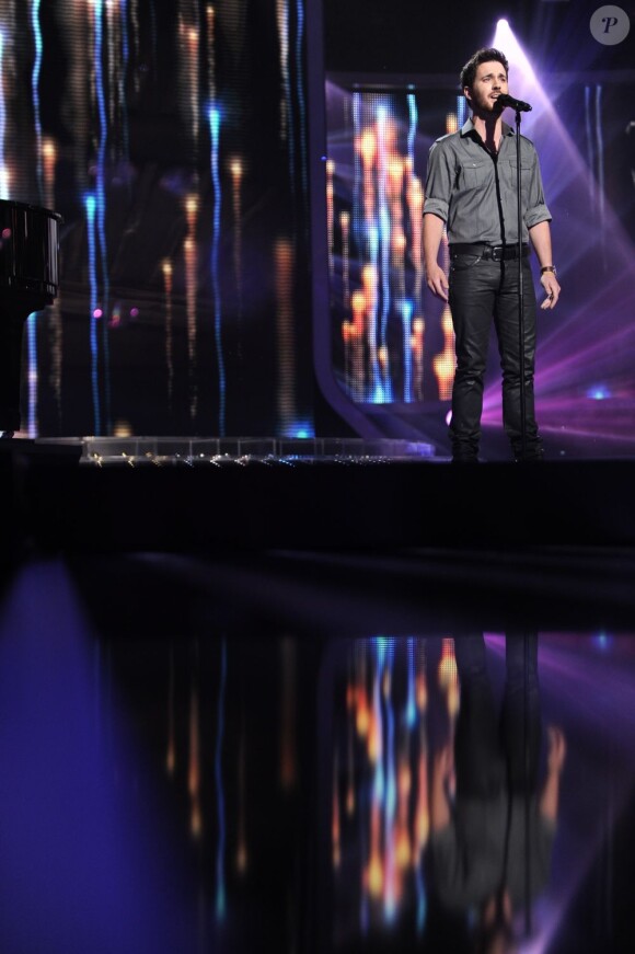 Vincent Léoty lors du prime du 10 mai 2011 de X Factor sur M6