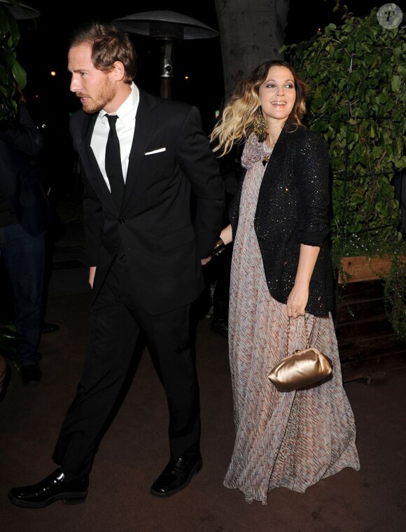 Drew Barrymore et son petit ami Will Kopelman le 26 avril 20101 lors de la soirée Chanel avant les Oscars.