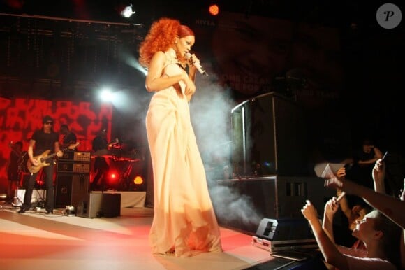 Le public allemand est sous le charme... Rihanna est vraiment une star internationale. Hambourg, 9 mai 2011