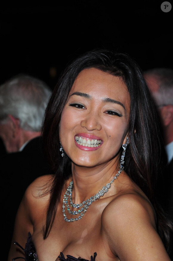 Gong Li lors du dîner de gala post cérémonie d'ouverture au festival de Cannes le 11 mai 2011