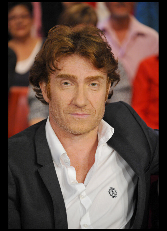 Thierry Frémont durant le tournage de l'émission Vivement Dimanche spéciale Les comédiens et l'histoire le 11 mai, diffusée le 15 mai 2011 dans le Studio Gabriel