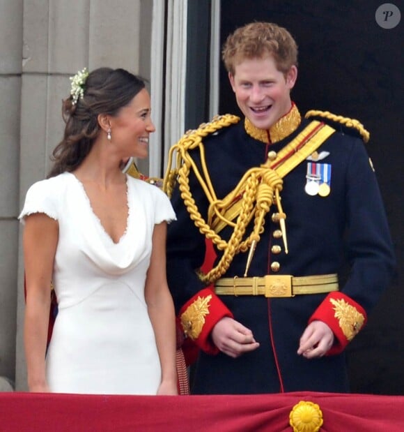 Pippa Middleton et le prince Harry au balcon de Buckingham Palace lors du mariage de Kate et William, le 29 avril 2011.