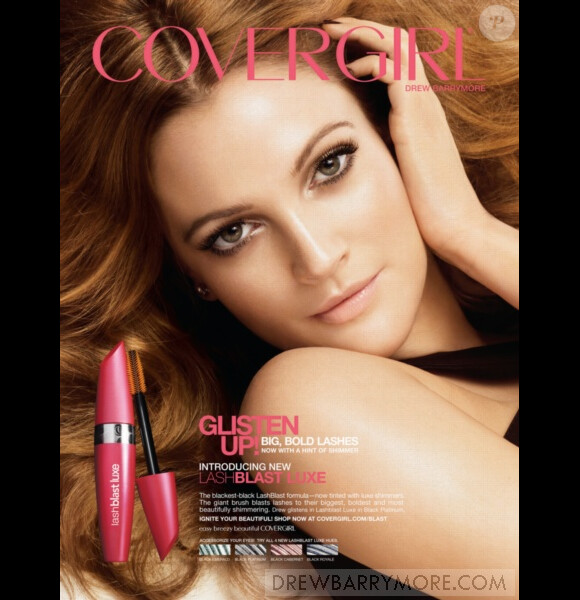 Drew Barrymore prend la pose pour Covergirl