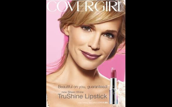 Molly Sims prend la pose pour Covergirl