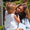Jessica Alba enceinte, passe l'après-midi avec son mari Cash Warren et leur fille Honor au parc Cold Water à Los Angeles, le 15 mai 2011