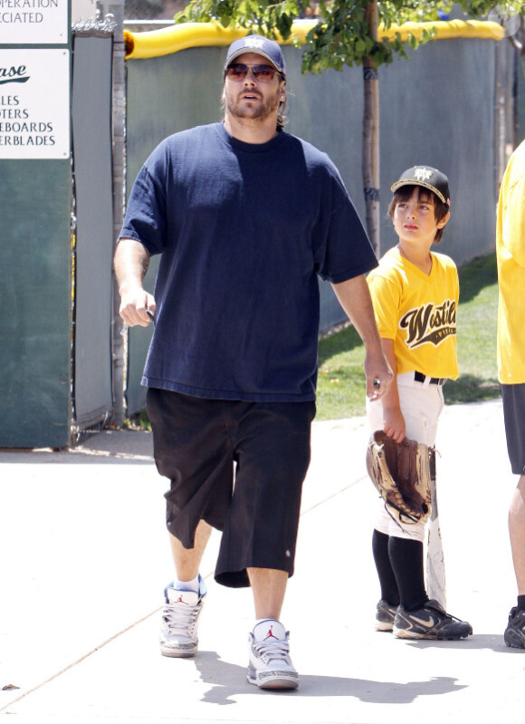 Kevin Federline se rend au match de baseball de son fils Sean Preston, dimanche 15 mai à Los Angeles.