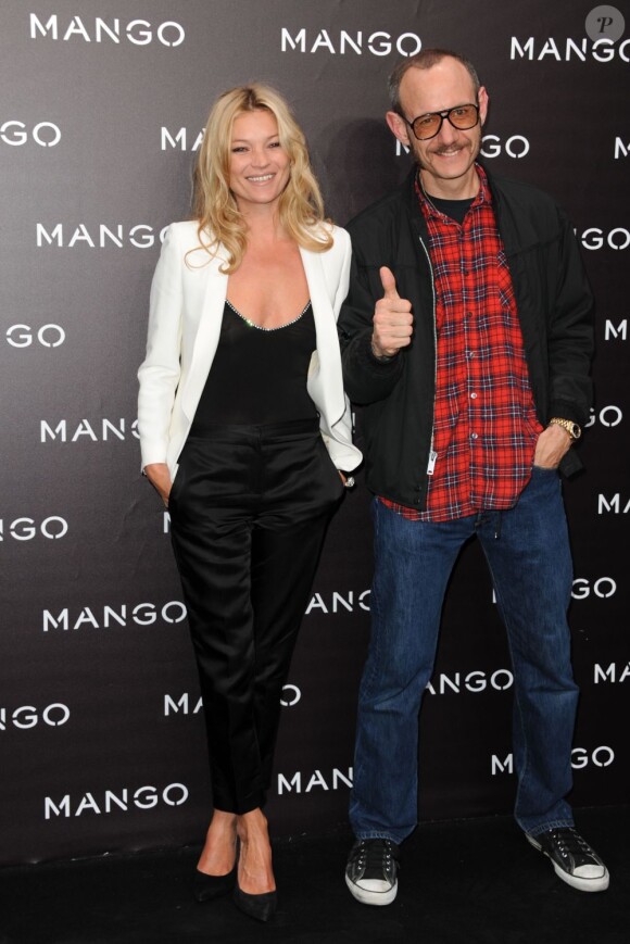 Duo complice : Kate Moss et Terry Richardson lors de la soirée Mango à Paris le 16 mai 2011