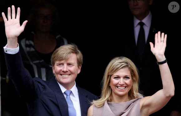 Le 17 mai 2011, jour de ses 40 ans, la princesse Maxima des Pays-Bas procédait à la remise des prix du Fonds d'Oranje qu'elle préside, à La Haye, en présence de son époux le prince Willem-Alexander et de la reine Beatrix.