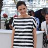 Elena Anaya est ravissante dans sa robe extra courte style année 50. Cannes, 19 mai 2011