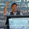 Le grand champion de boxe Oscar de la Hoya (photo : en décembre 2008, lors de la présentation du Dream Match contre Manny Pacquiao), 38 ans, a admis le 21 mai 2011 avoir "des problèmes" et être entré en cure de désintoxication quelques semaines auparavant.