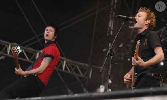 Deryck Whibley de Sum 41 en concert à Paris pour Solidays en juillet 2007