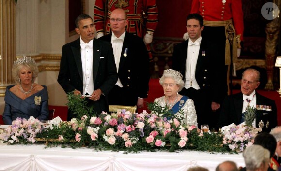 Barack et Michelle Obama, Elizabeth II et le duc d'Edinbourg, dîner de gala à Buckingham Palace, à Londres, le 24 mai 2011.