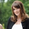 Epanouie comme jamais, la future maman Carla Bruni-Sarkozy accueille les épouses des chefs d'Etat du G8 à la villa Strassburger à Deauville, le 26 mai 2011. Elle ne peut plus cacher ses rondeurs !