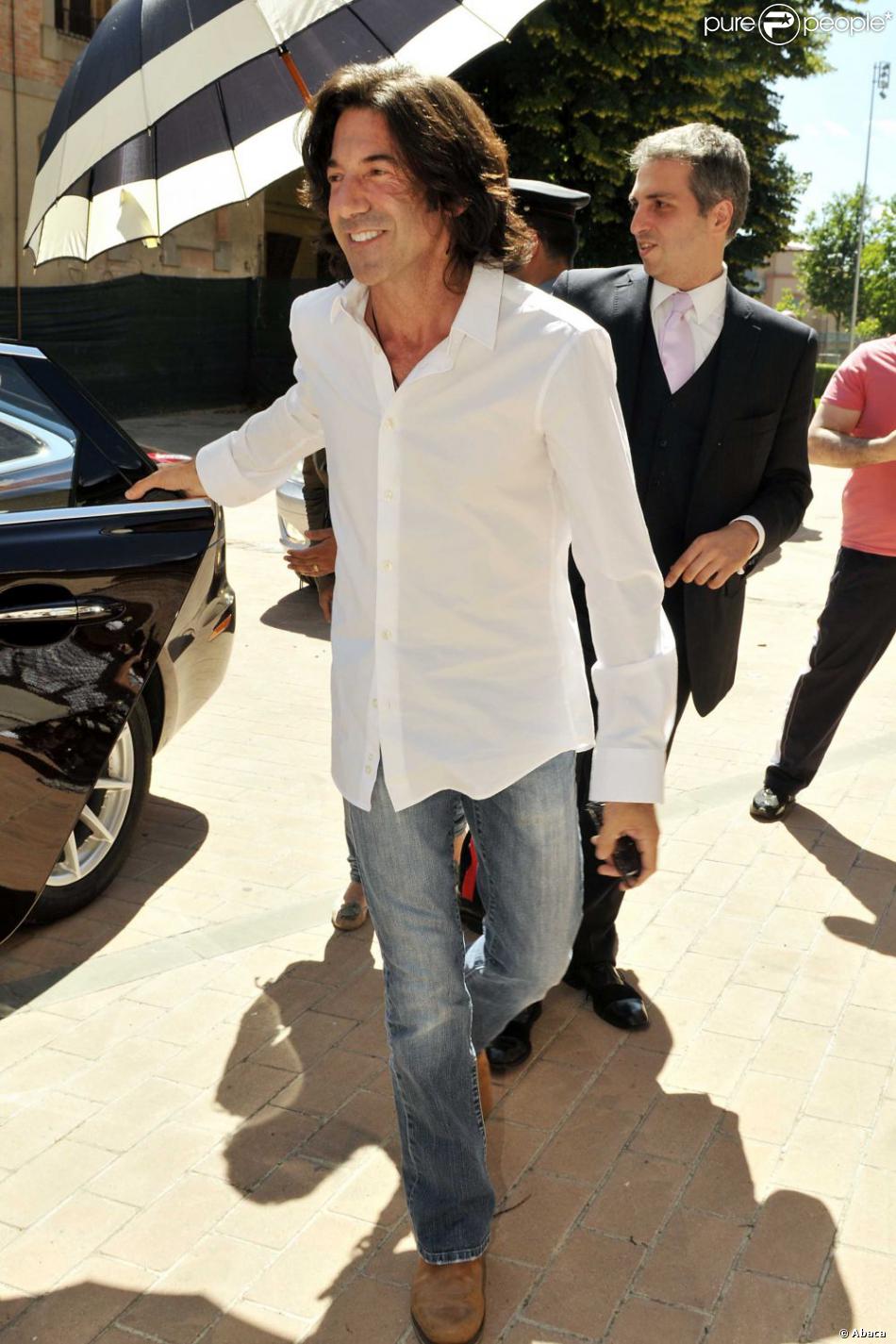 Le Guitariste Italien Stef Burns A Epouse La Presentatrice De Television Maddalena Corvaglia Sous Les Yeux D Elisabetta Canalis A Modene Le 28 Mai 2011 Purepeople