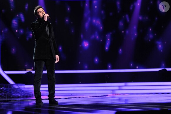 Raphaël Herrerias chante Ton Héritage dans X Factor le 31 mai 2011 sur M6