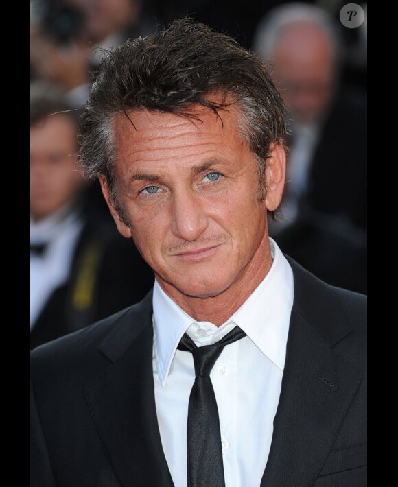 Sean Penn pose lors du festival de Cannes en mai 2011