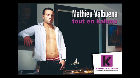 Mathieu Valbuena : Le footballeur se déshabille avec sex-appeal...