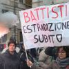 Les italiens en colère manifestent contre  le refus de l'extradition de Battesti !