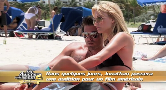 Entre Caroline et John c'est le Big Love dans Les Anges de la télé-réalité : Miami Dreams le 9 juin 2011 sur NRJ 12