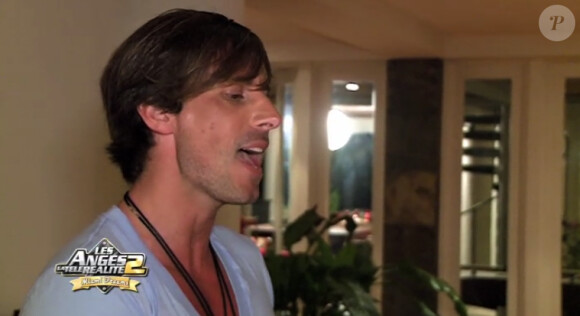 Gilles Luka rend visite aux Anges dans Les Anges de la télé-réalité : Miami Dreams le 9 juin 2011 sur NRJ 12