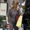 Ellen Pompeo, Chris Ivery et leur petite Stella à Los Angeles, le 4 juin 2011. Ils rentrent à leur domicile après avoir déjeuné à Beverly Hills.