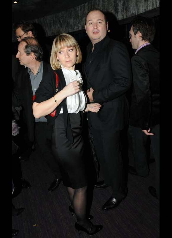 Sébastien Cauet et sa femme lors de la 4e cérémonie des GLobes de Cristal au Lido de Paris en février 2009
 