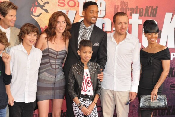 Dany Boon, sa femme, Will Smith, Jada Pinkett et leur fille Willow Smith à Paris le 25 juillet 2010