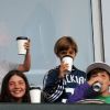 Les enfants de David Beckham vibrent pour leur père durant une rencontre de MLS, le 11 juin 2011