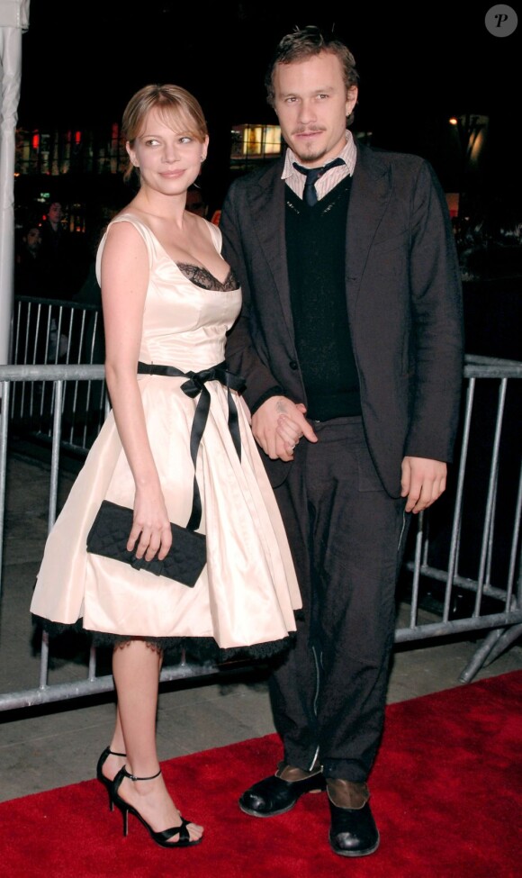 Michelle Williams et le père de sa fille, le regretté Heath Ledger, le 6 décembre 2005 à New York