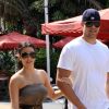 Kim Kardashian et son fiancé Kries Humphries à Miami le 13 mai 2011
