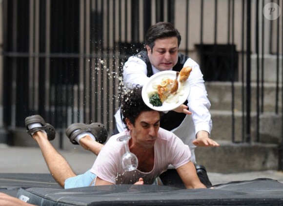 Sacha Baron Cohen en plein tournage du film The Dictator, à New York le 14 juin 2011