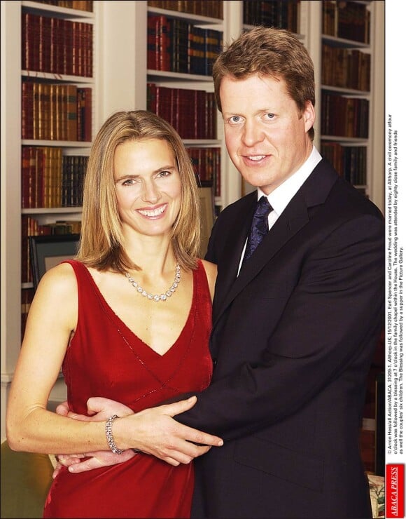 Le comte Charles Spencer, frère de Lady Di, avait épousé le 15 décembre 2001 à Althorp Caroline Freud (photo). Il a épousé en troisièmes noces sa compagne de longue date Karen Gordon, le 18 juin 2011 toujours dans l'intimité du fief familial d'Althorp.