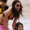 Katie Holmes et Suri Cruise profitent d'une belle après-midi sur une plage de Miami le 18 juin 2011