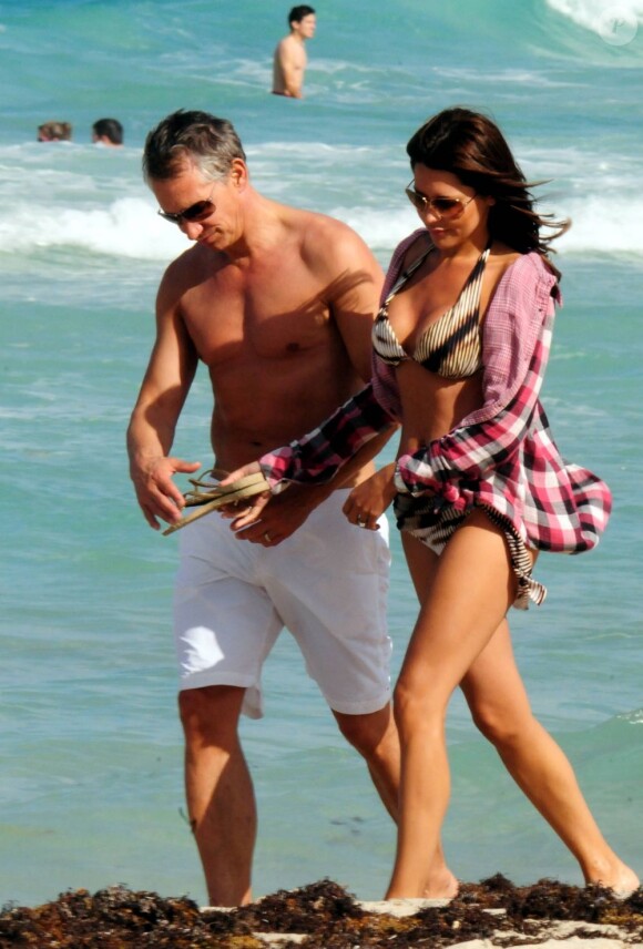 Gary Lineker et sa femme Danielle sur la plage de Miami le 3 juin 2011