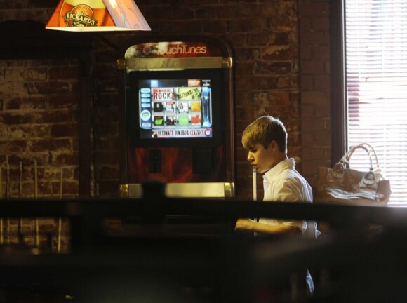 Justin Bieber et sa chérie Selena Gomez à Stratford au Canada, le 3 juin 2011