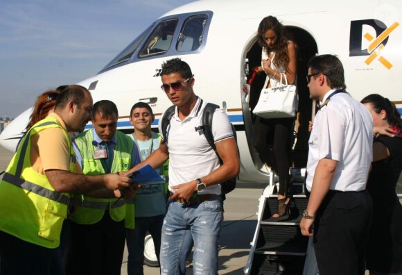 Cristiano Ronaldo et Irina Shayk le 18 juin 2011, à leur arrivée en Turquie