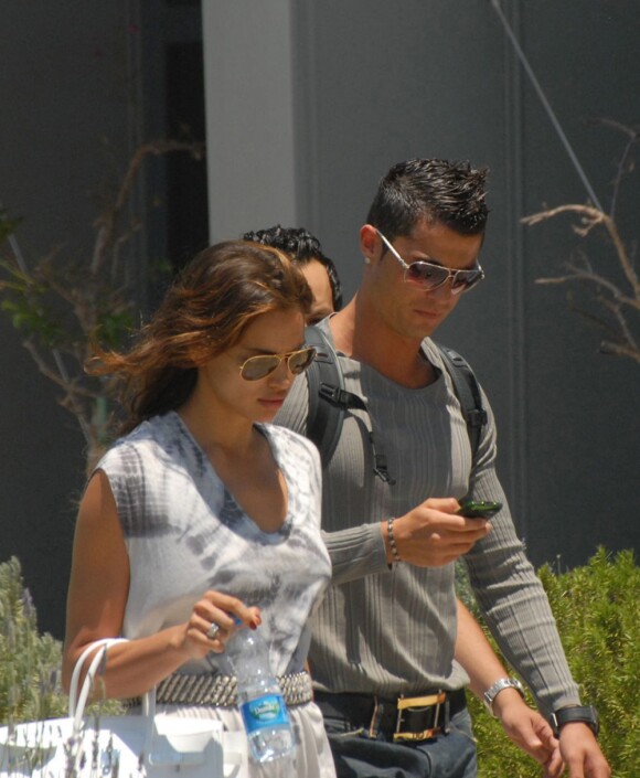 Cristiano Ronaldo et Irina Shayk à Bodrum en Turquie après l'ouverture du centre commercial d'Istanbul, le 19 juin 2011