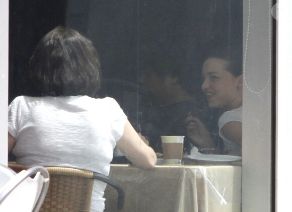Miranda Kerr s'accorde un déjeuner avec sa maman à Los Angeles en juin 2011