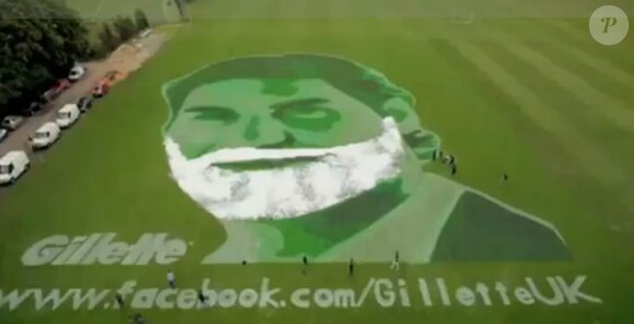 Gillette a utilisé l'image de son ambassadeur Roger Federer pour mettre en scène le plus grand rasage du monde !