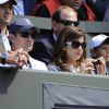 Roger Federer va tenter de reconquérir son titre à Wimbledon 2011. Comme toujours, sa femme Mirka est dans les gradins.