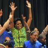 Michelle Obama et Desmond Tutu ont participé à une séance d'exercices avec des jeunes enfants du Cap au stade de la ville le 23 juin 2011